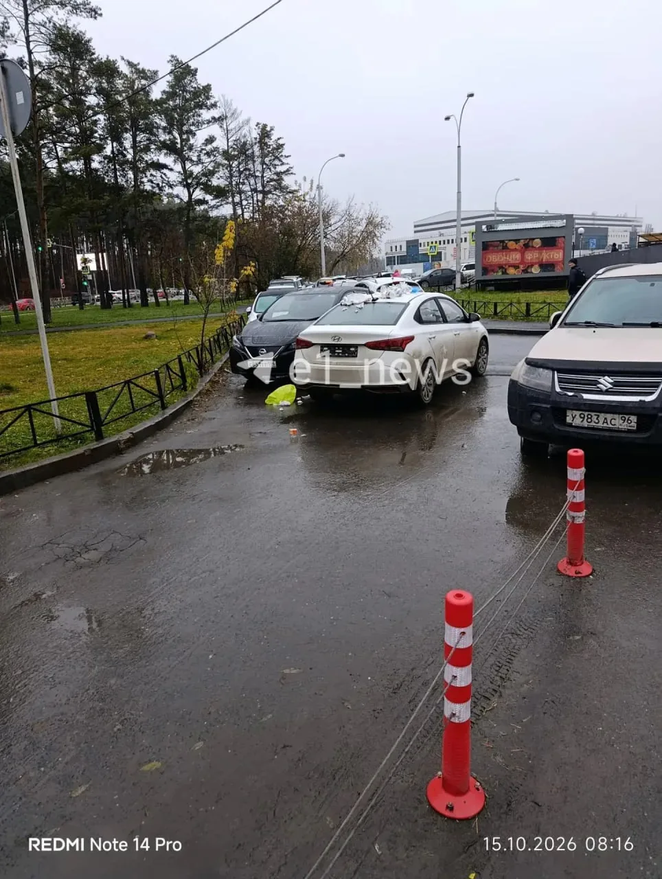 На Соболева местные жители нашли оригинальный способ наказать водителя, который перекры...