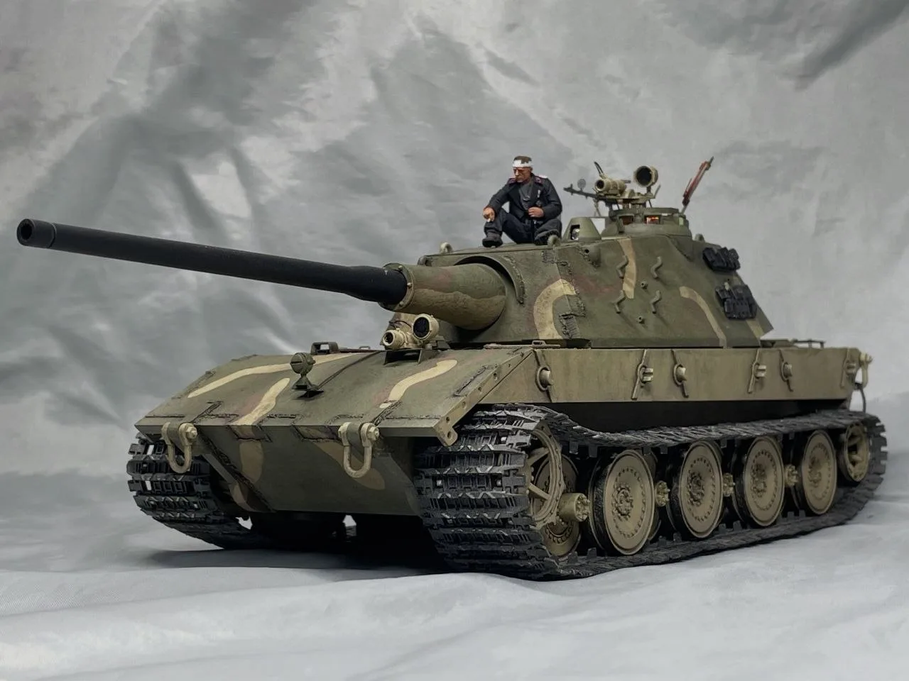 Е-100