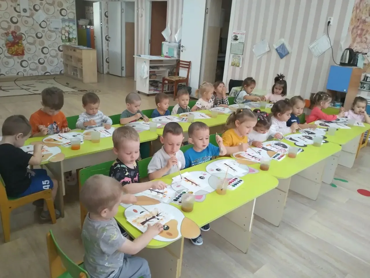 Рисование с элементами аппликации во второй младшей группе " Осеннее дерево"