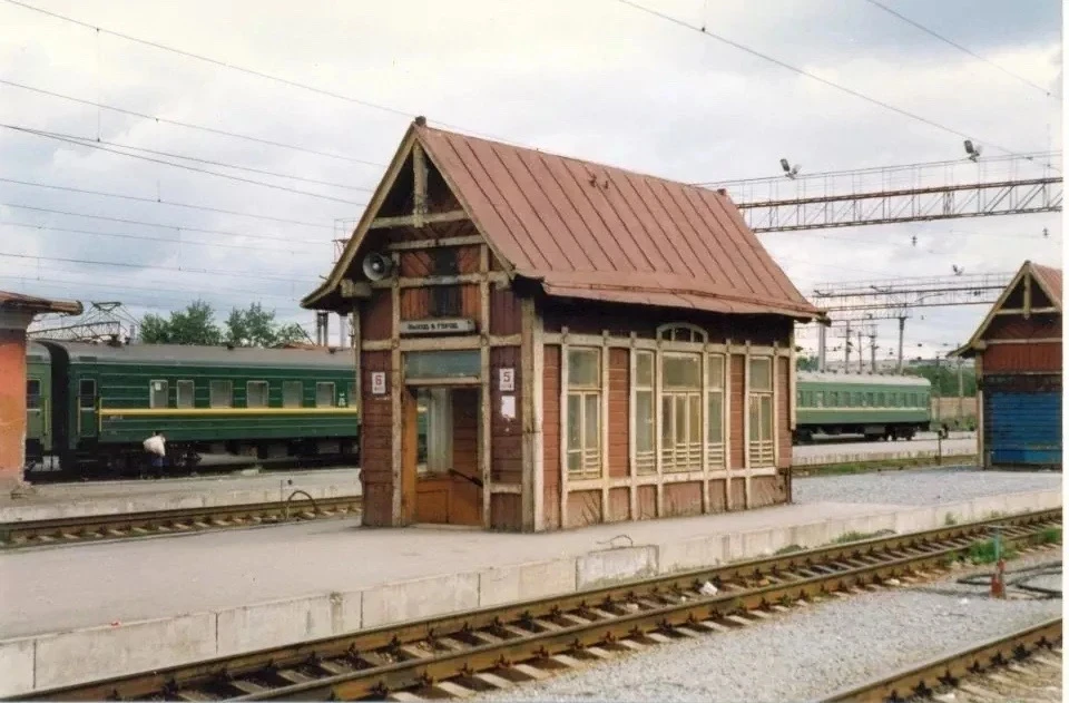 Павильон перехода на ст. Свердловск-пассажирский.