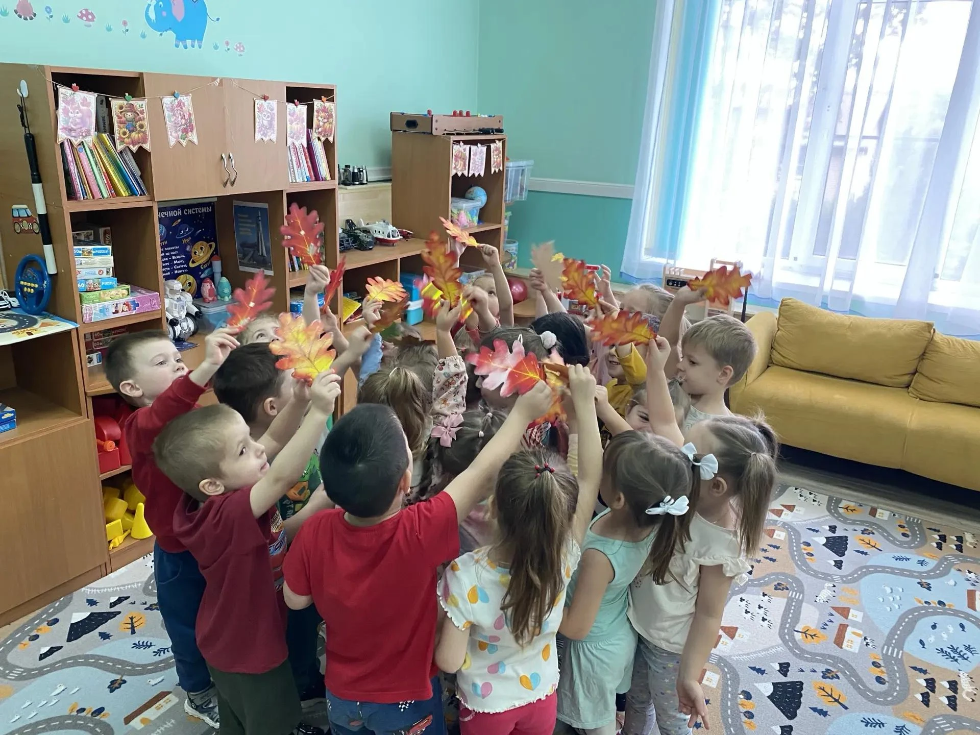 🍁☀👫В средней группе состоялось творческое занятие в технике пластилинографии.