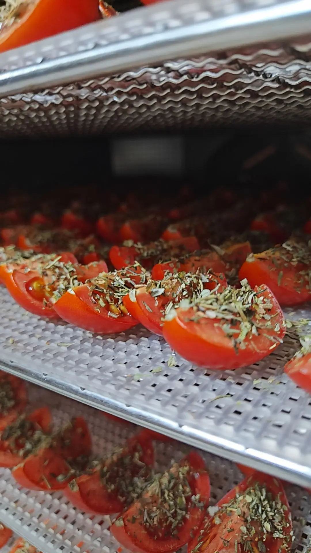 Продолжаем перерабатывать томаты 🍅