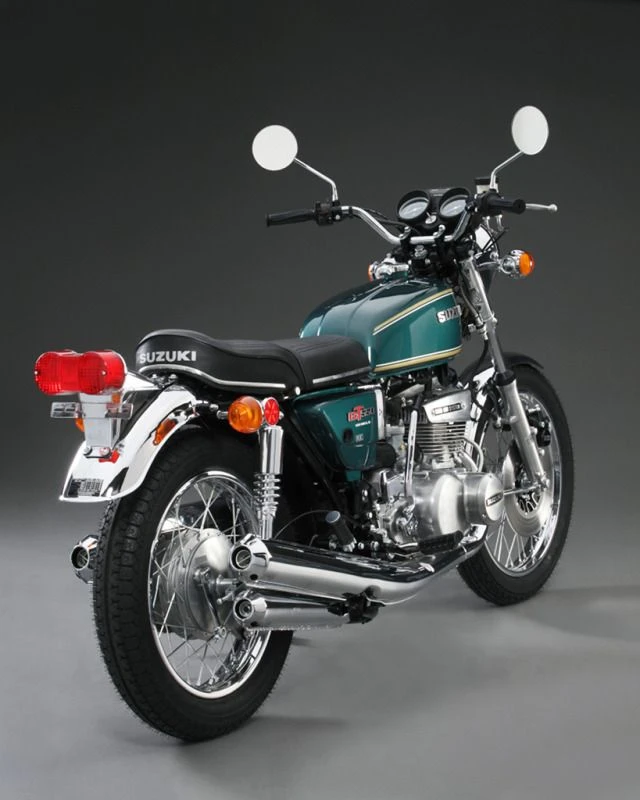 Мотоцикл 🏍️Suzuki GT 550 - 2-тактный 3-цилиндровый