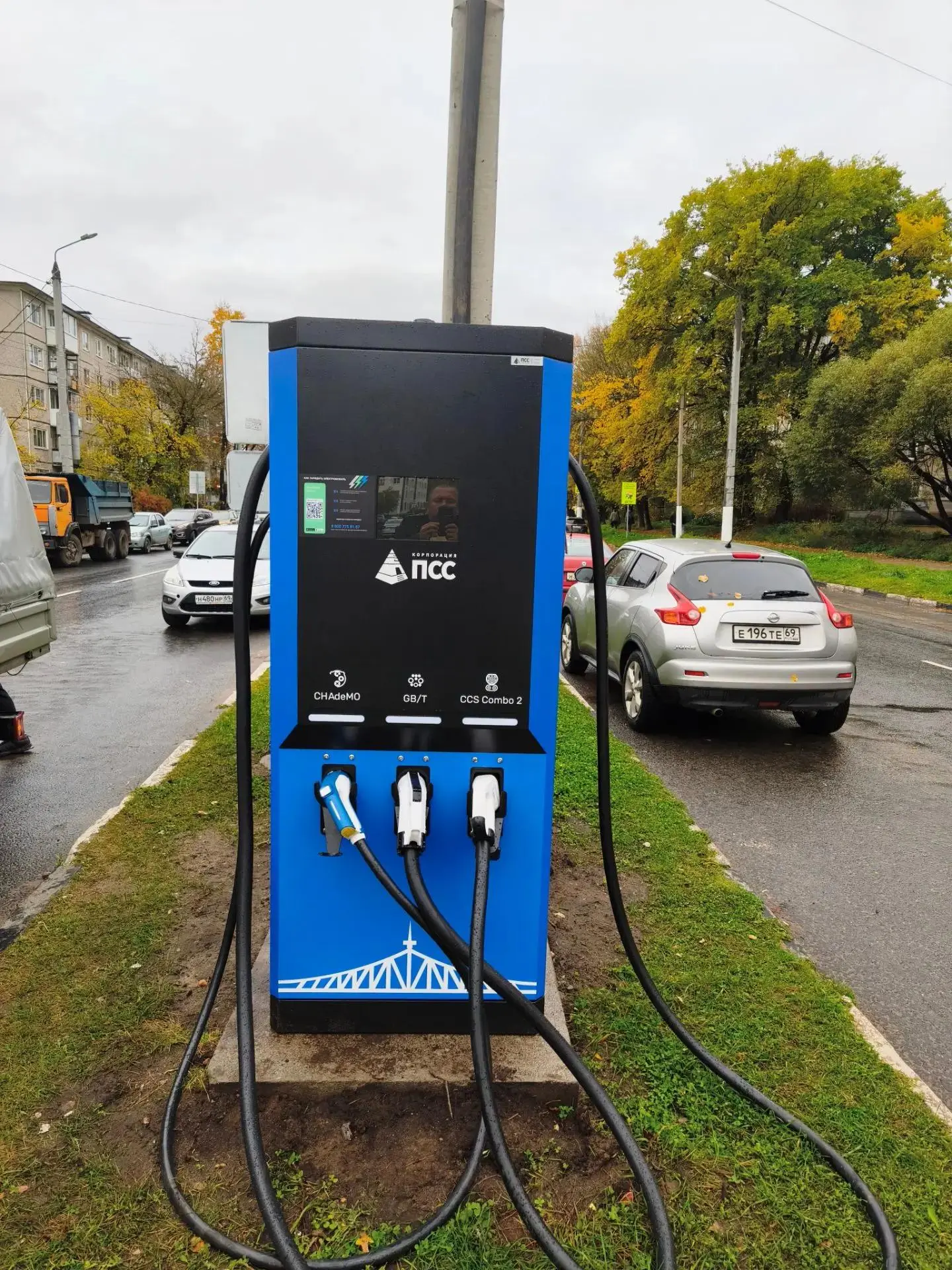 ⚡️В Твери на Комсомольском проспекте размещена новая быстрая электрозарядная станция
