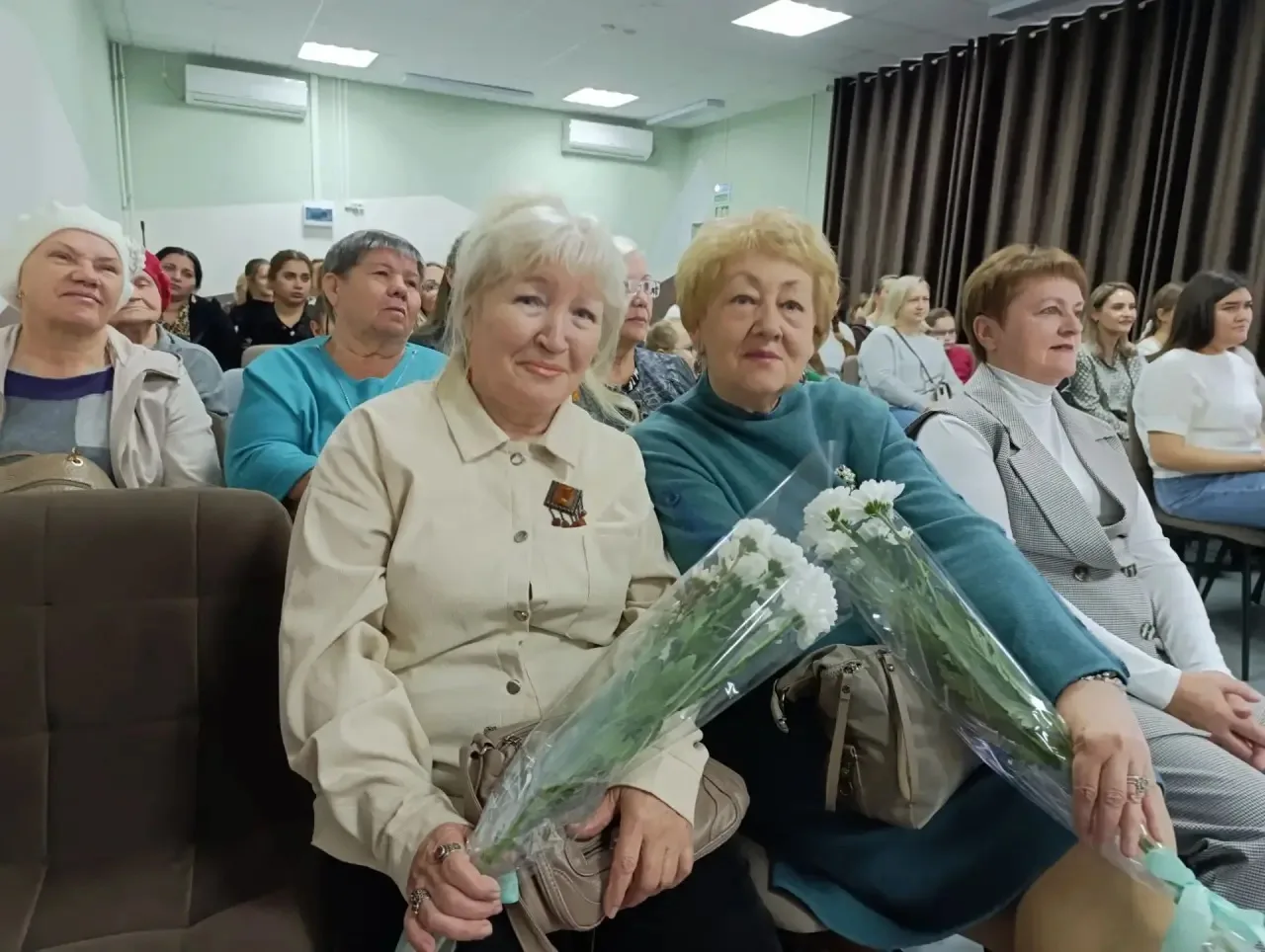 В стенах нашей школы прошёл концерт «Три грани вдохновения!», посвящённый Международном...