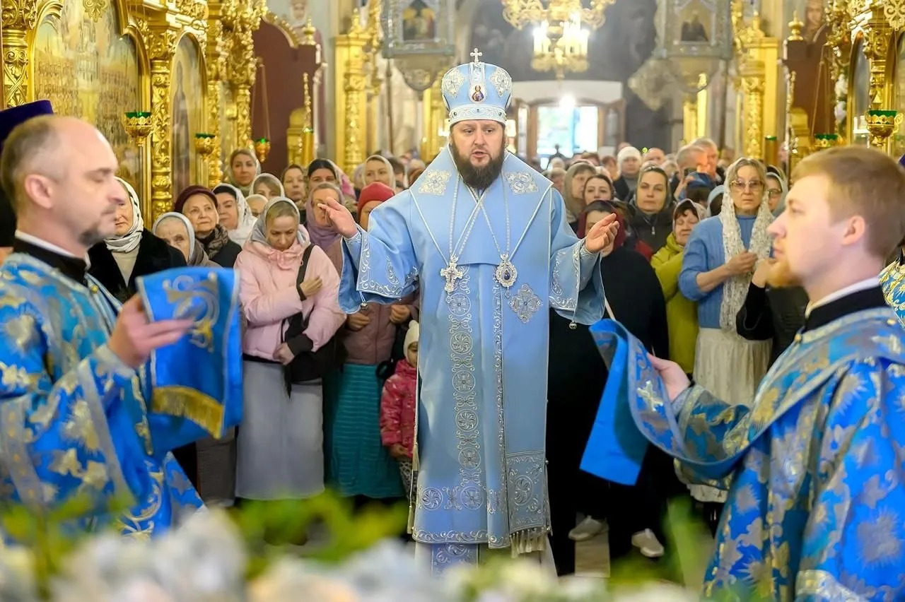 Сегодня, в великий праздник Покрова Пресвятой Богородицы, в Троицкий кафедральный собор...