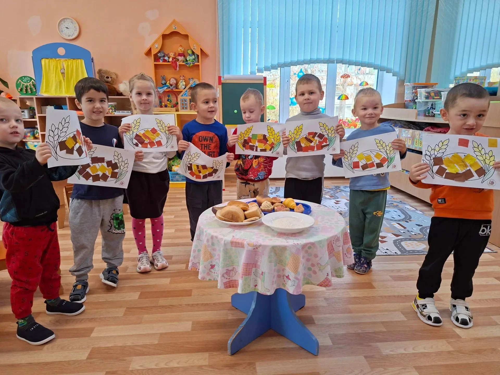 В народе говорят: «Осень золотистая - хлебом колосистая». Замечательная осень подарила ...