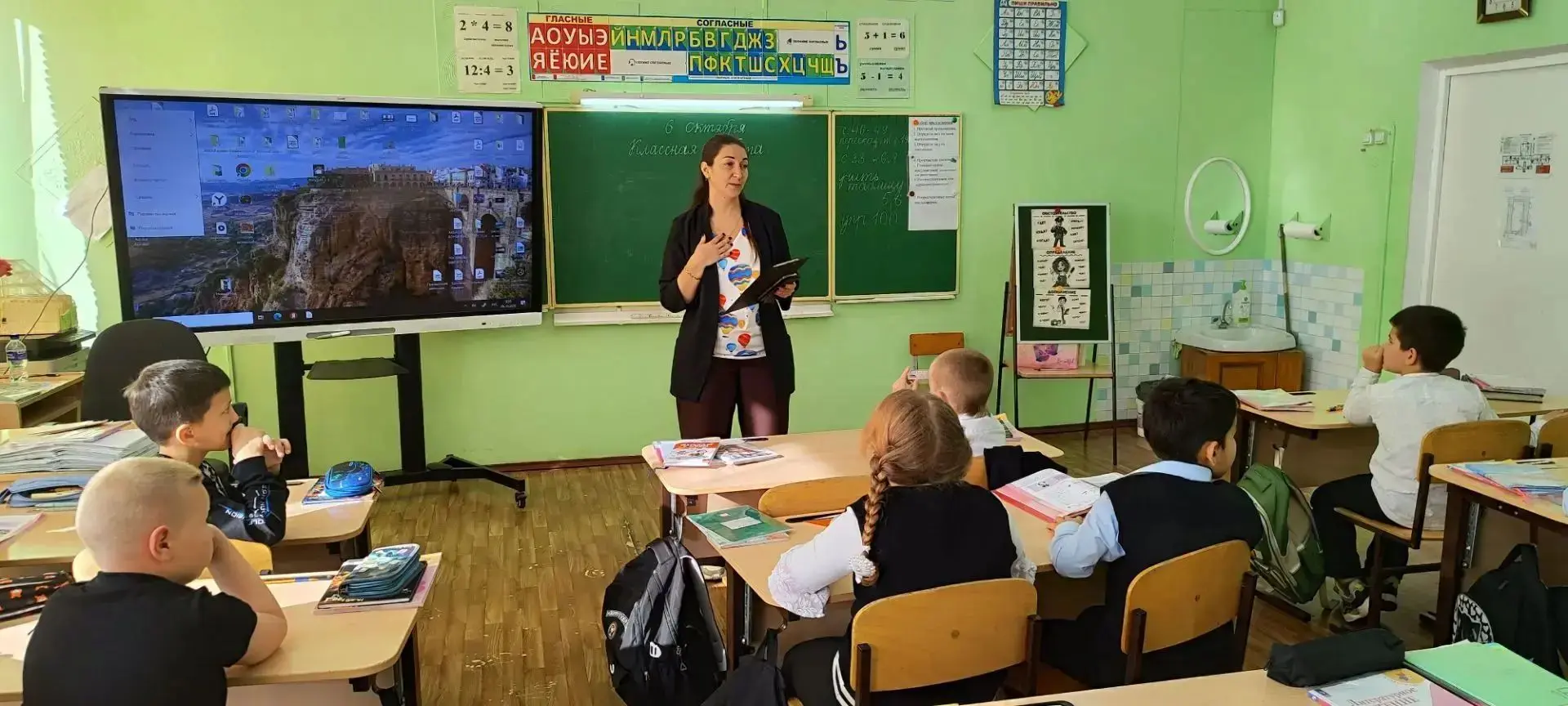 В рамках Дня защиты животных в школе прошла увлекательная и трогательная встреча. 🐾