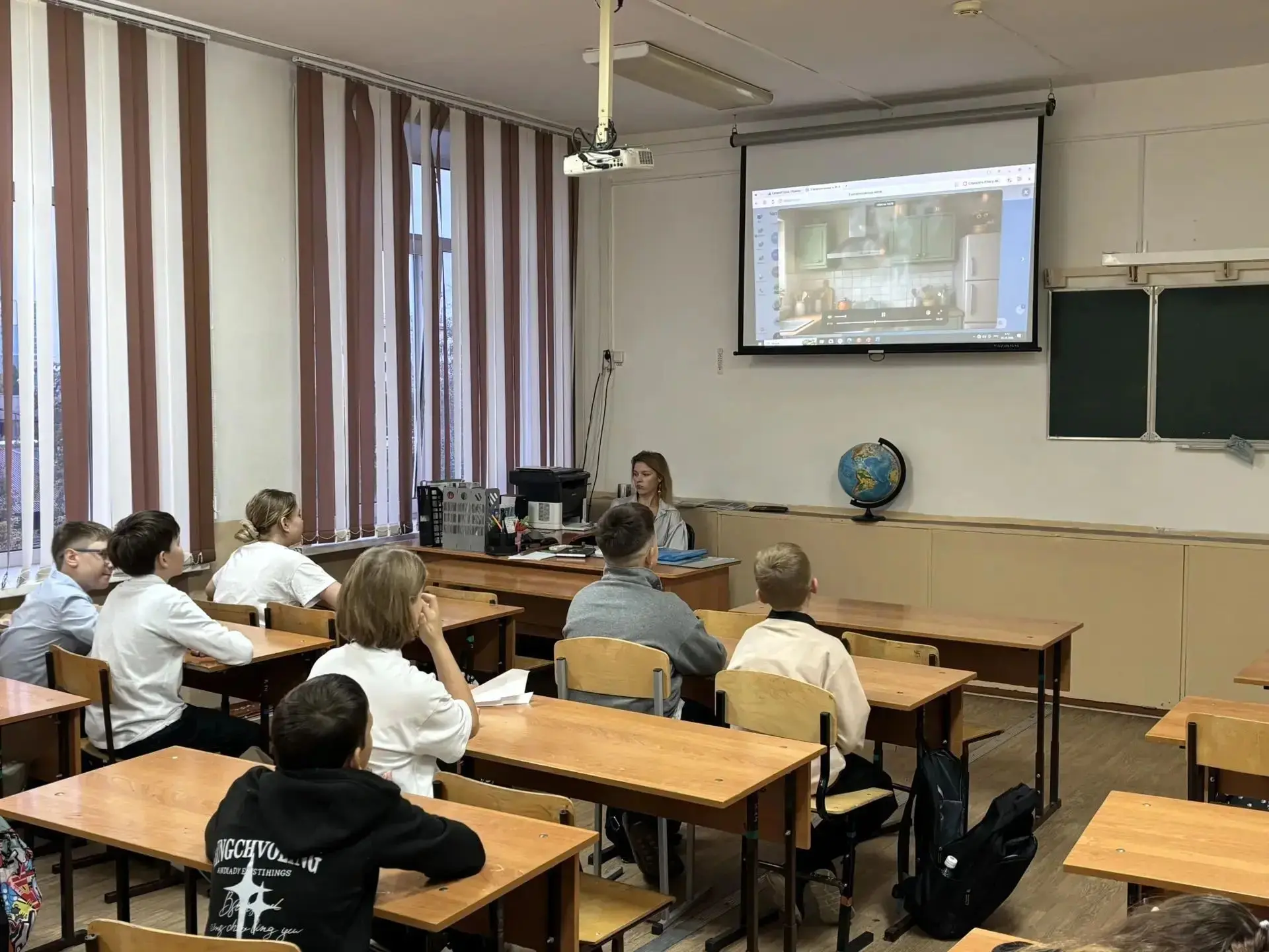 В нашей школе в рамках федерального проекта «Чистый воздух» прошли мероприятия по форми...