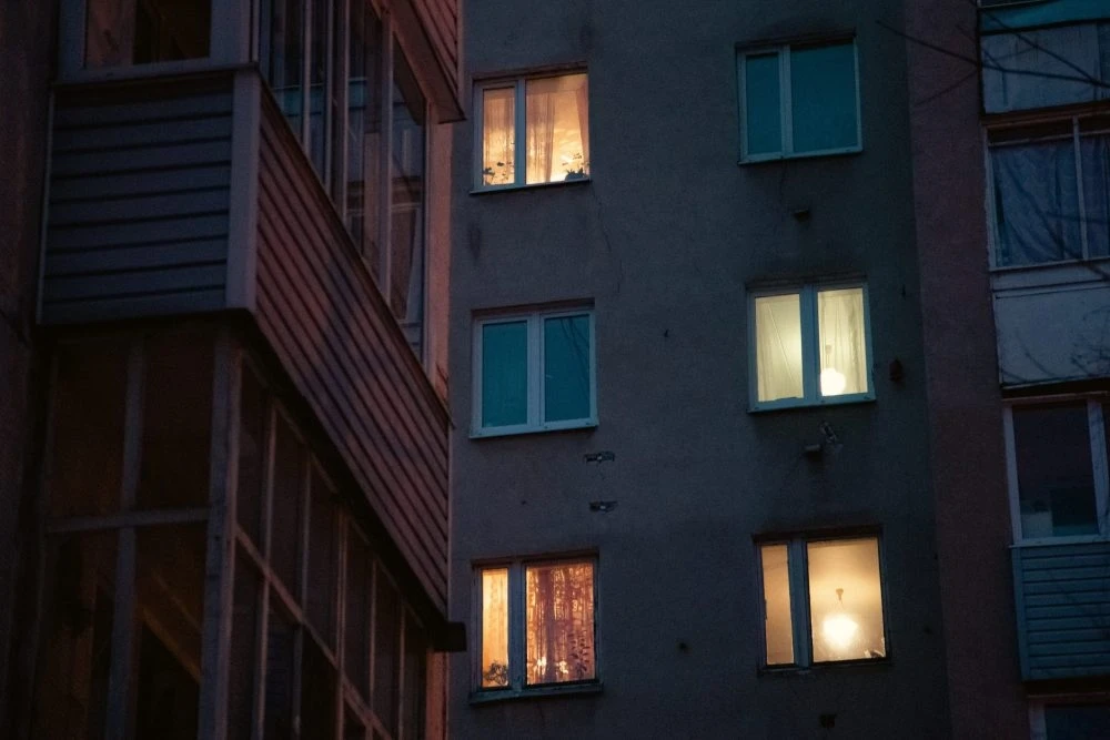 В Тверской области халатность УК привела к смещению железобетонной плиты в пятиэтажке