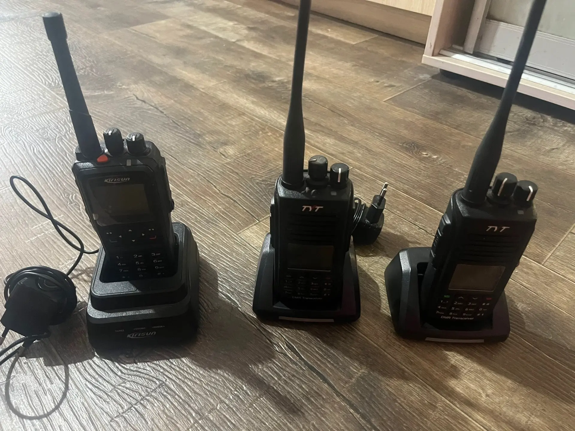 Радиостанция цифровая TYT MD-UV390 в наличии 2шт. Цена 4500р.