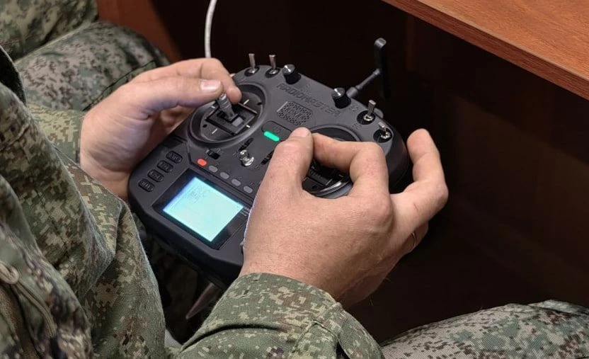 🎮 Пульт управления — главный инструмент оператора FPV-дрона