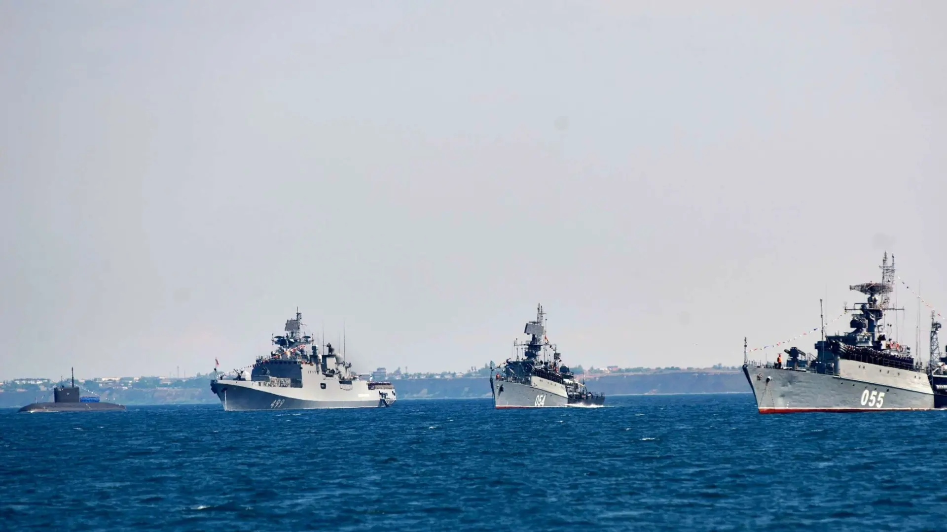 ⚓🇷🇺 ДЭПЛ "Ростов-на-Дону", ФР "Адмирал Макаров", МПК "Ейск" и МПК "Касимов" на рейде ...