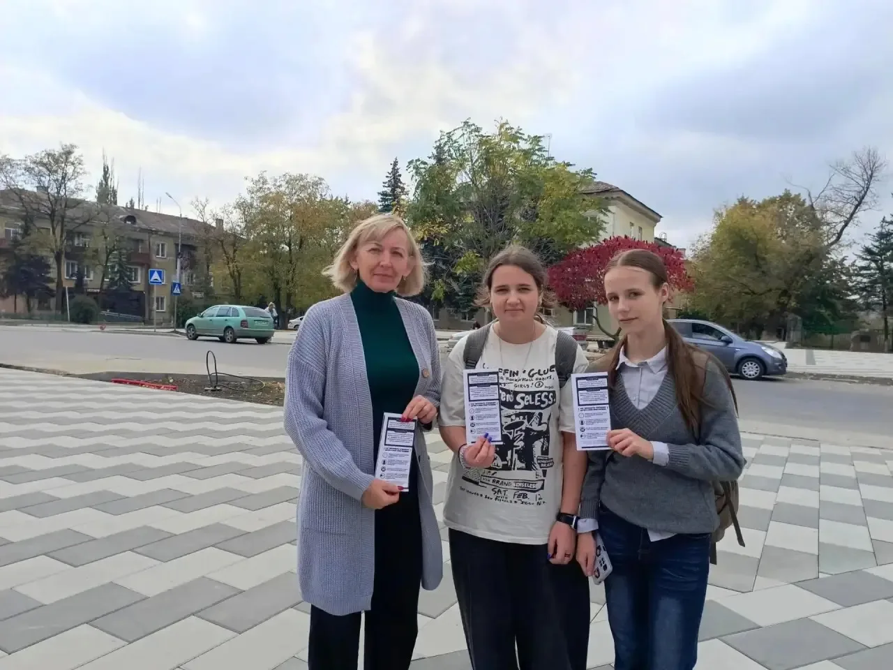 Сотрудники Зугрэсской библиотеки-филиала №3 провели беседу с учащимися ГКОУ «Зугрэсской...