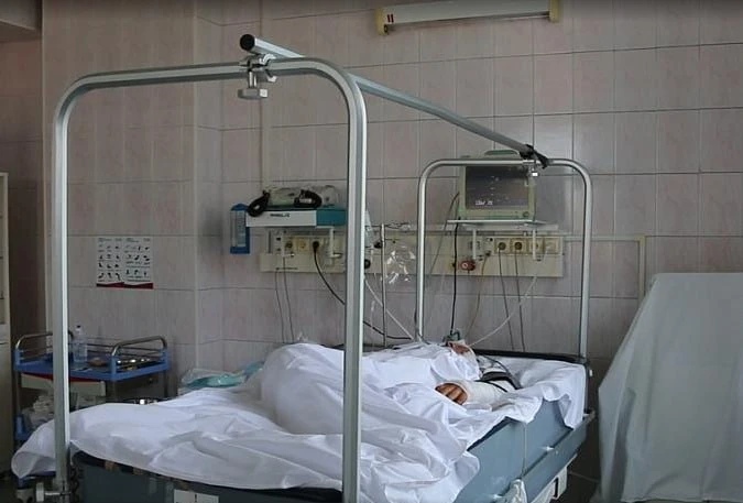 23-х летний пациент, получивший термические ожоги 50% поверхности тела в результате пож...