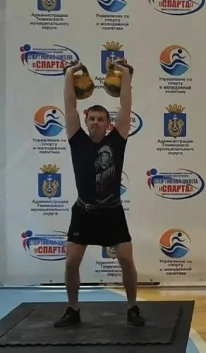 Сборная курганской прокуратуры впервые выиграла командный зачёт по гиревому спорту. Сор...