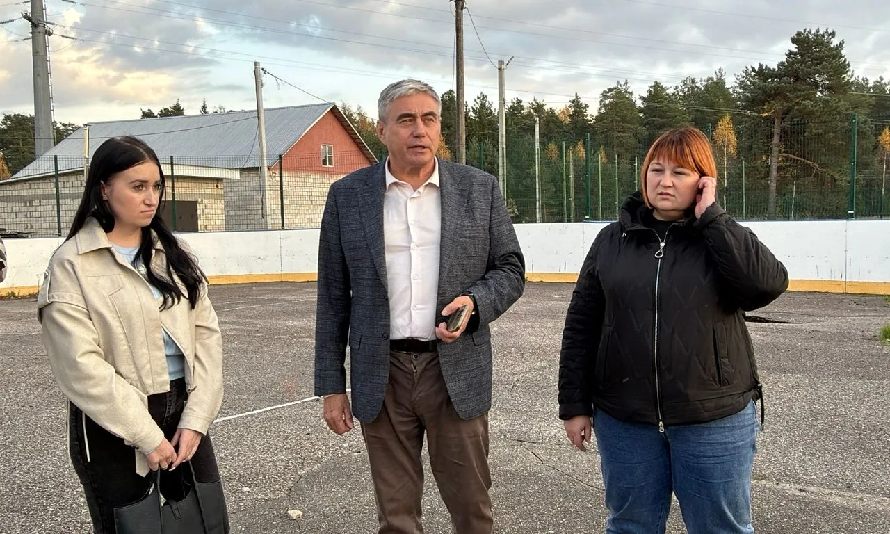 К главе администрации Вячеславу Скороходову поступило коллективное обращение от жителей...