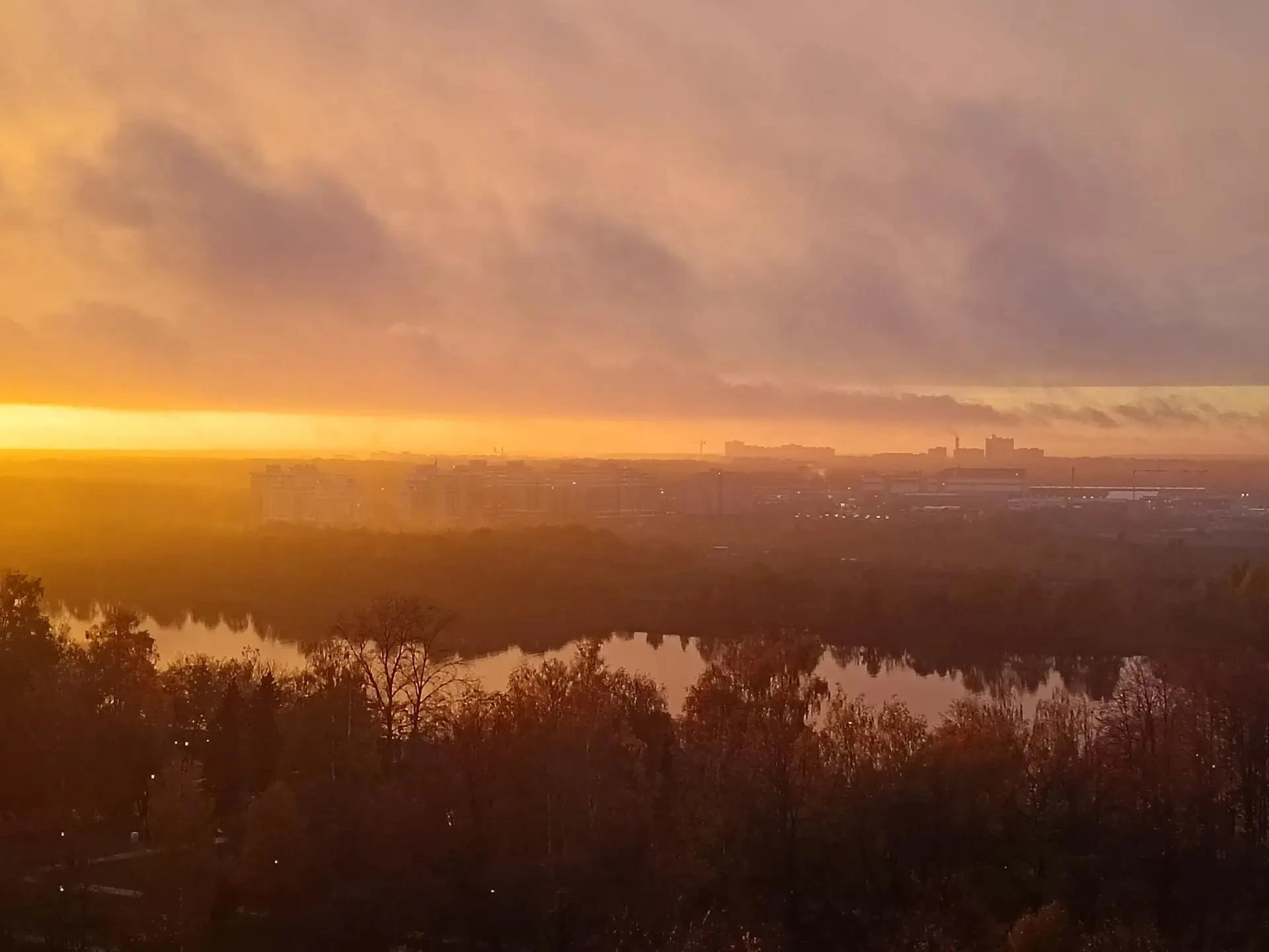 🌆 Сегодняшний «акварельный» вечер в Дубне на кадрах наших подписчиков