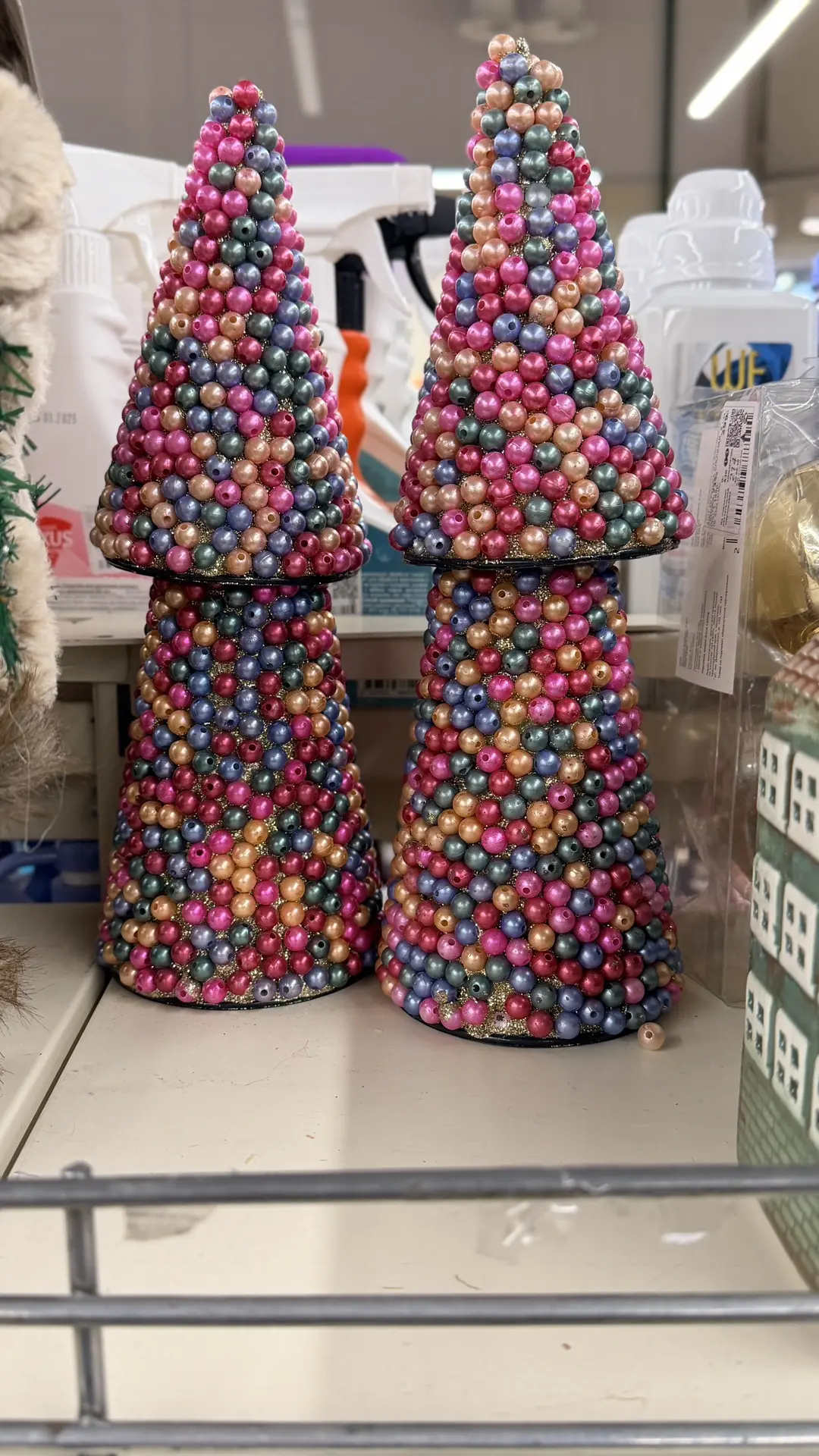 А вот часть того, что у нас новогоднего в «Фамилии» нашлось🎄
