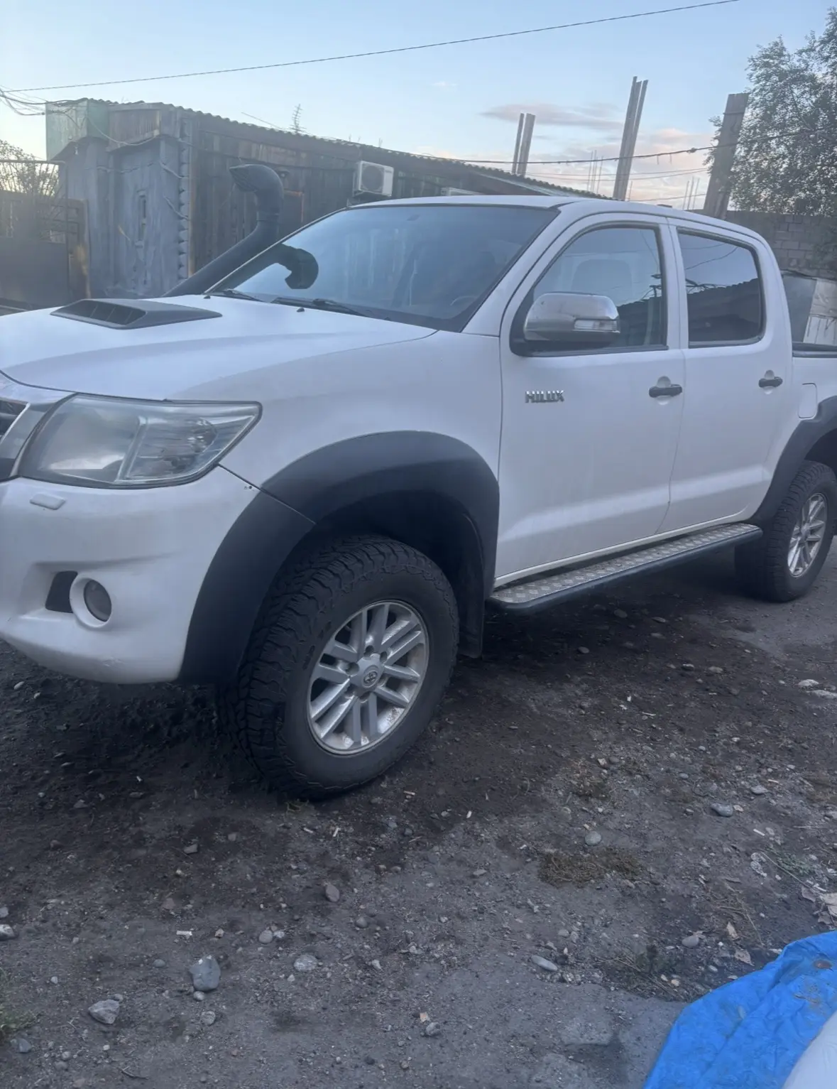 Срочно продам Toyota Hilux 2013 г., автомат, дизель 3 литра, за 1500т.р., тел 89133512562