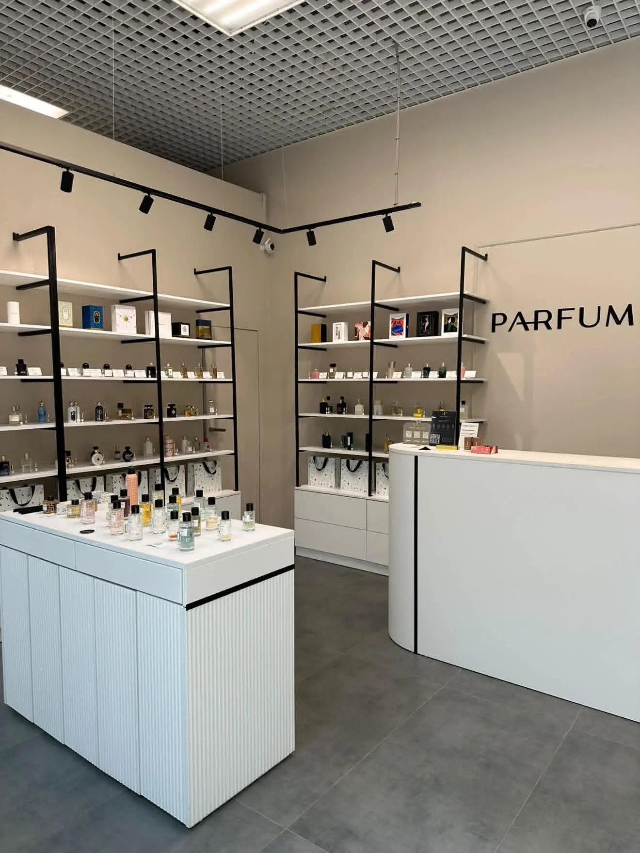 ✨ В PARFUMELLY ТРЕБУЕТСЯ ПРОДАВЕЦ-КОНСУЛЬТАНТ ✨