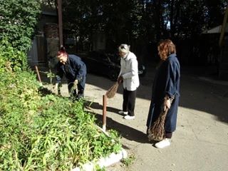 🍀 В минувшую субботу коллектив ГБУ «ДОНГИПРОШАХТ» дружно вышел на традиционный субботник.