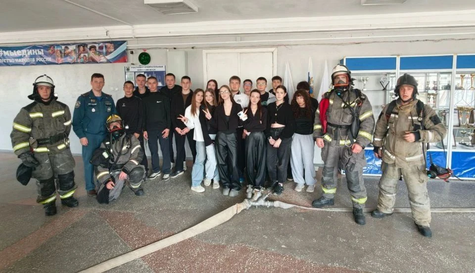 Вместо пар - в «дымокамеру»: как студенты-будущие пожарные стали участниками пожарно-та...