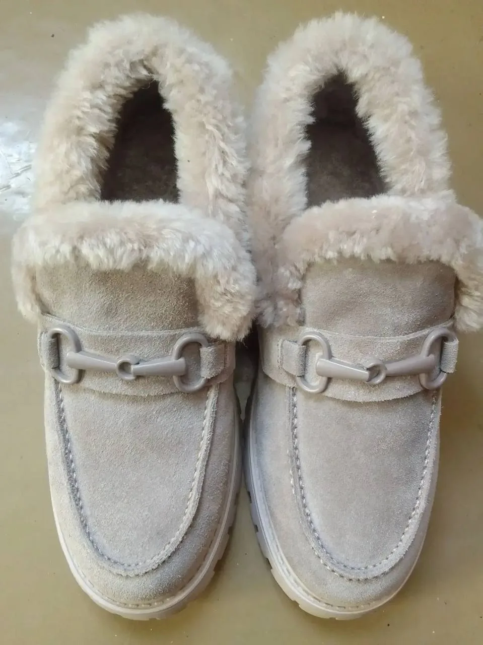 Продам женские зимние ботинки. Замш. Новые р. 40-2000р. +79785277582