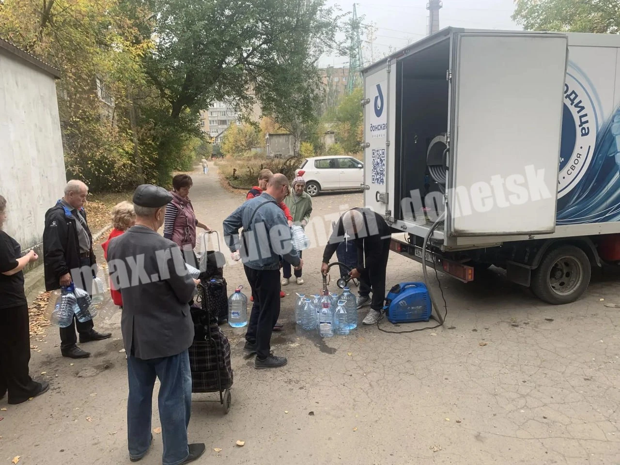 ⚡️Сегодня продолжилась важная работа по обеспечению жителей Киевского района питьевой в...