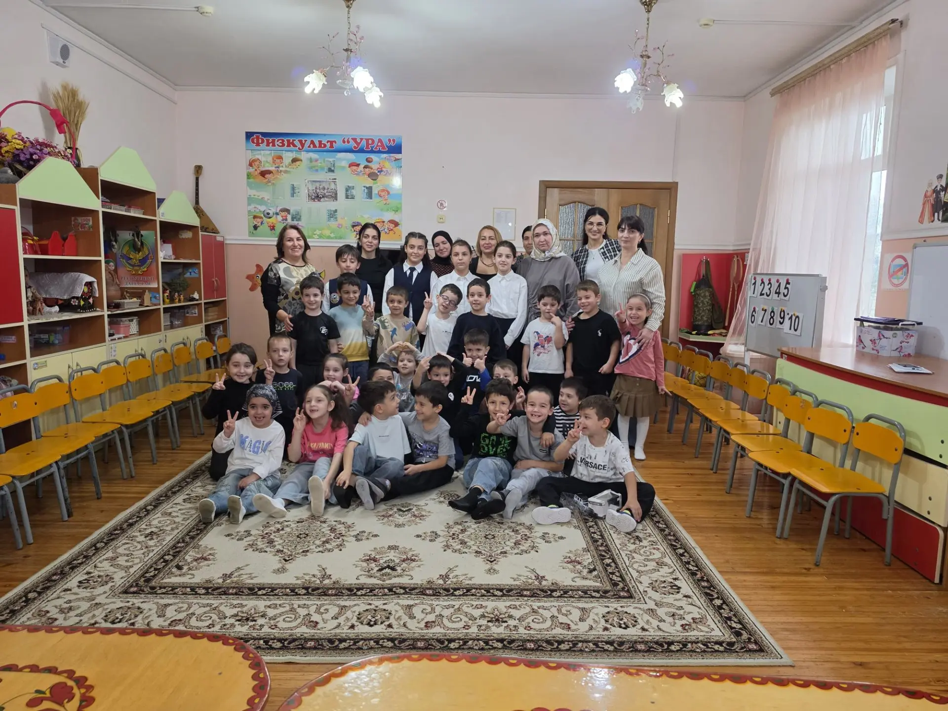 "Республиканский многопрофильный лицей-интернат для одарённых детей" пришли в гости с п...