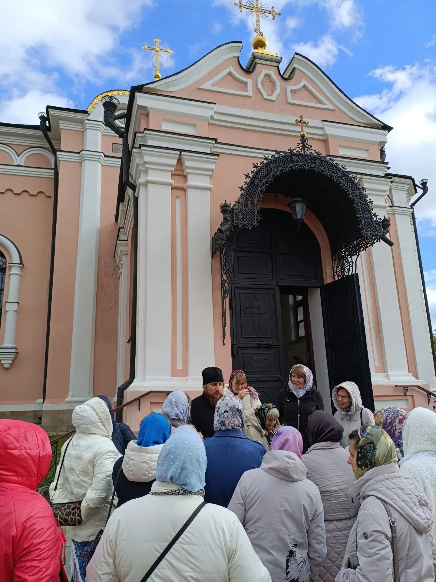 💞В эти выходные дни коллектив Центра "Родник" с коллегами посетили Иоанно-Богословский...