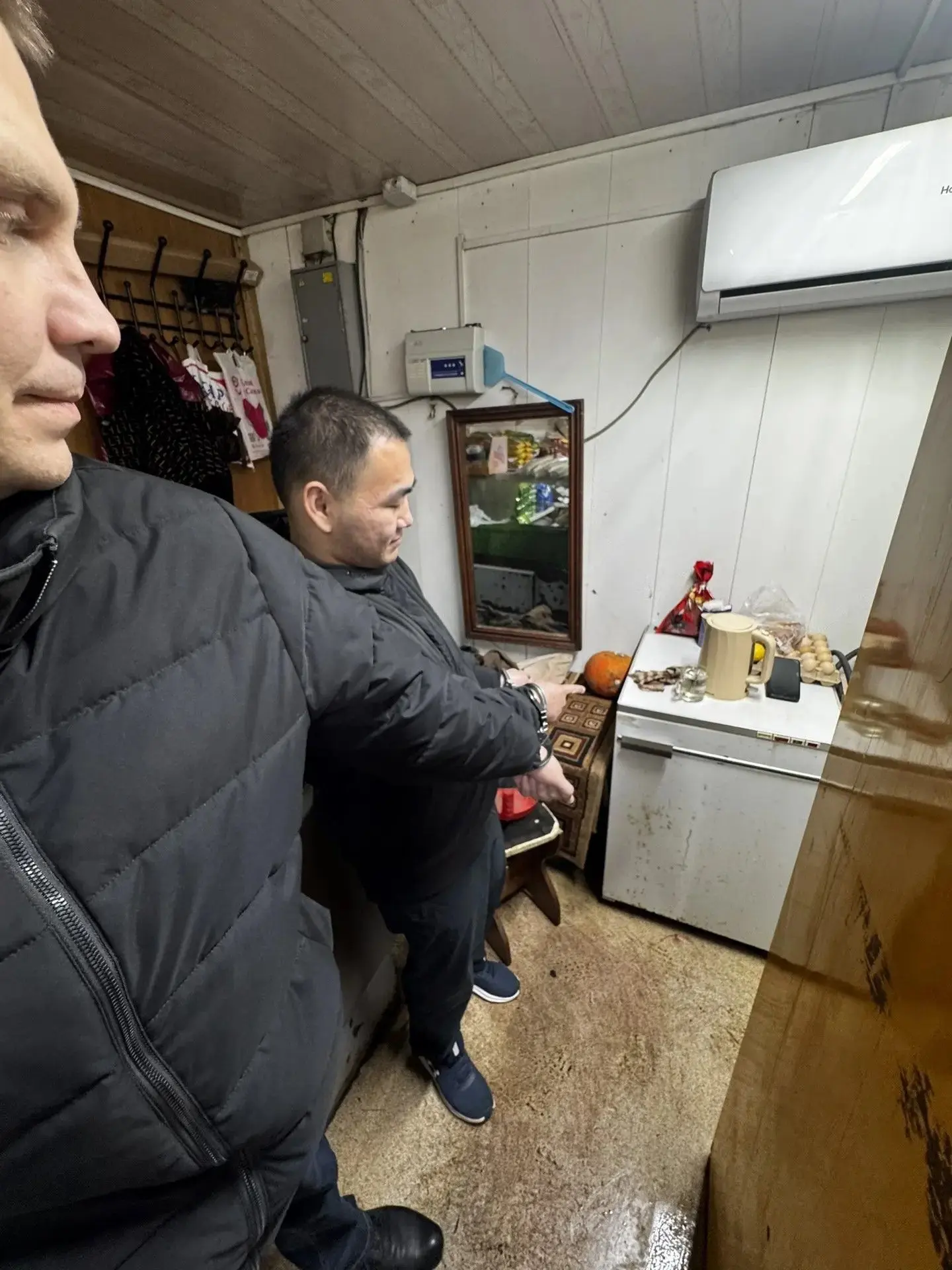 🐧 «Пингвин» отправил его за миллионами: перед судом предстанет 21-летний курьер, забра...