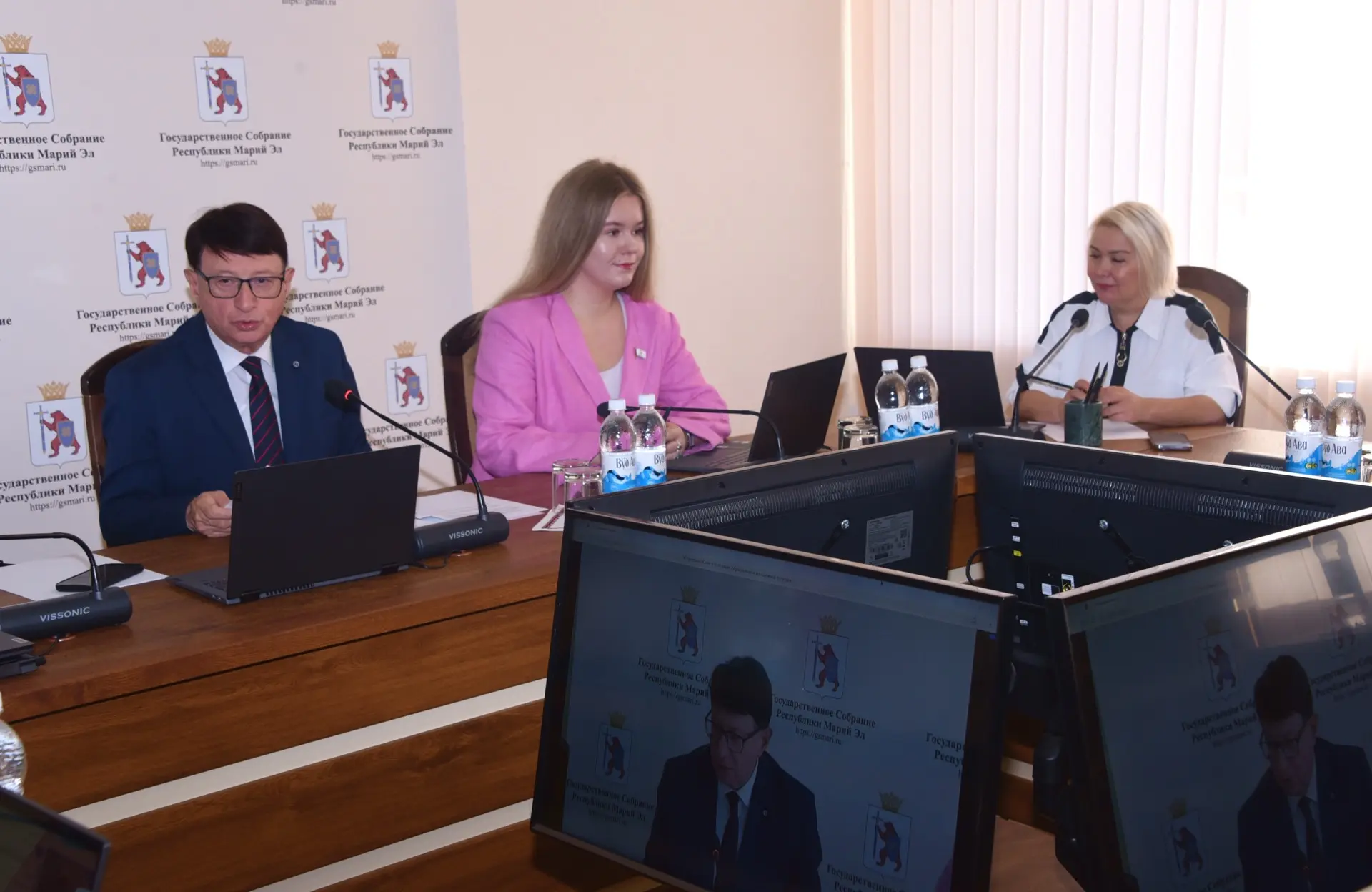 В рамках программы подготовки и проведения девятнадцатой сессии Государственного Собран...