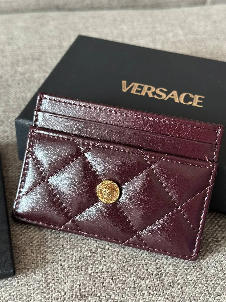 Красивый кожаный кардхолдер Versace
