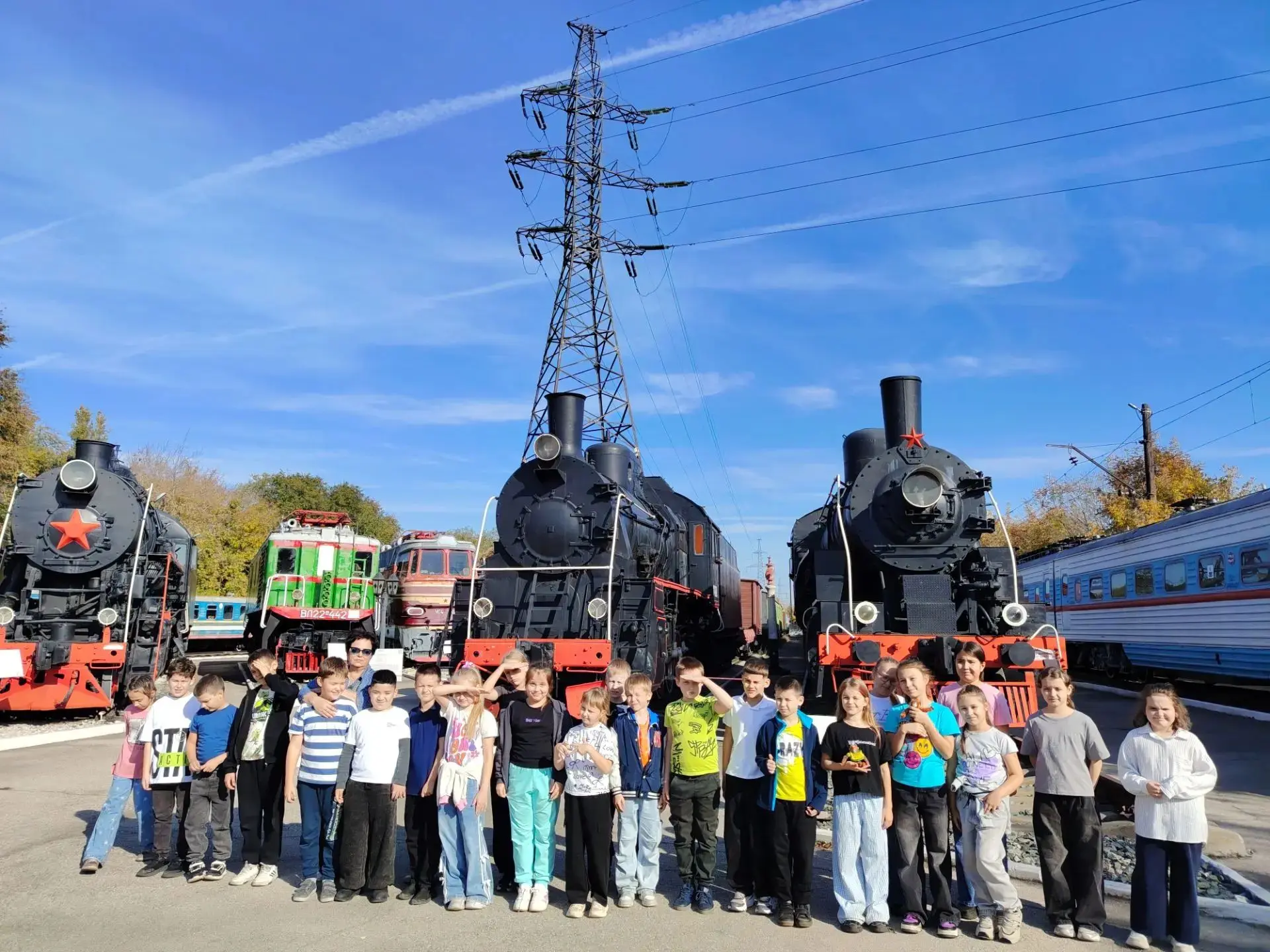 🚂 Мы едем, едем, едем в далёкие края... или в «Мир поездов»!