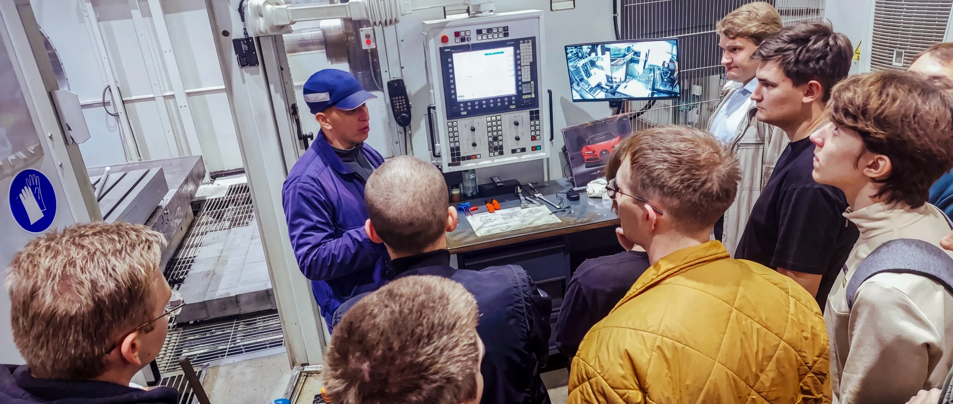 👋 Пока одни выпускники ищут работу — студенты #КузГТУ уже проходят стажировку 🏭