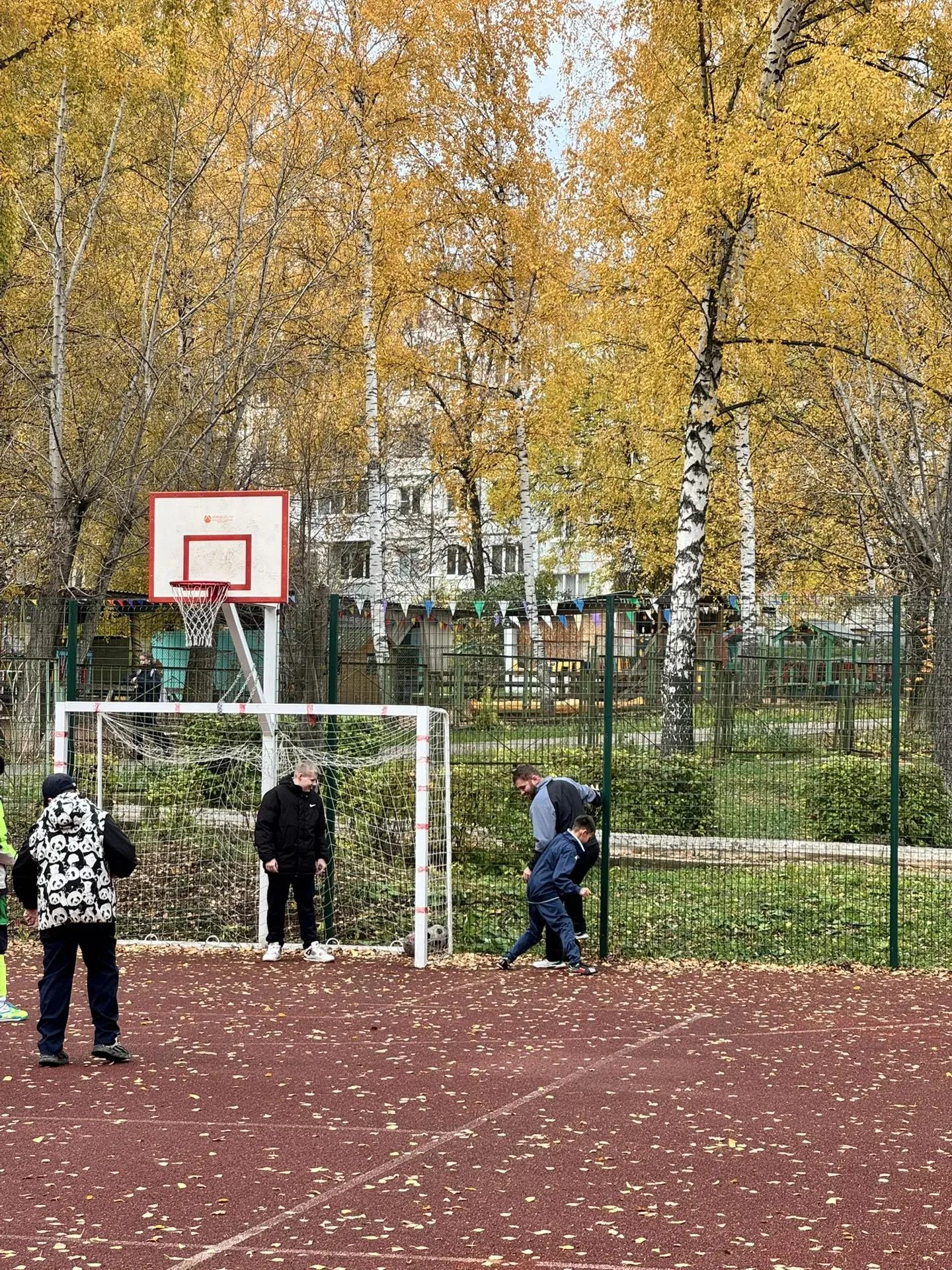 Не только парты и учебники. Школа — это ещё и спорт, азарт и отличное настроение! 🔥