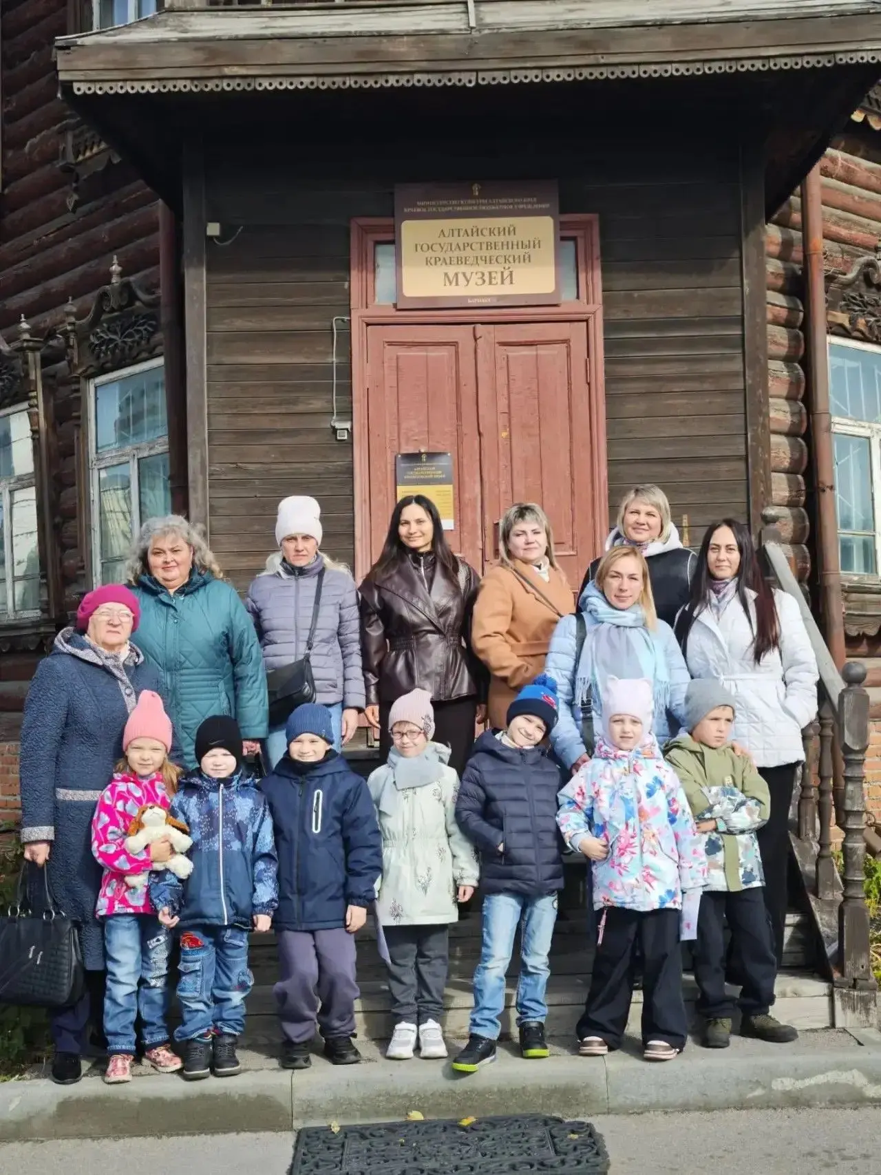 В рамках семейной гостиной «Путешествие по родному краю» воспитанники , педагоги и роди...