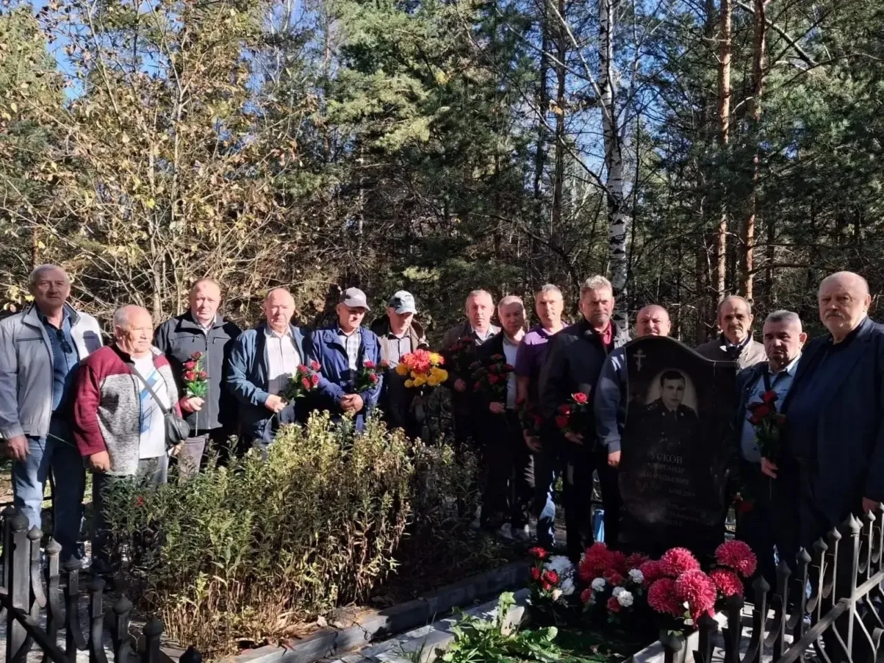 Усть-катавские ветераны ОВД почтили память полковника милиции Александра Ускова