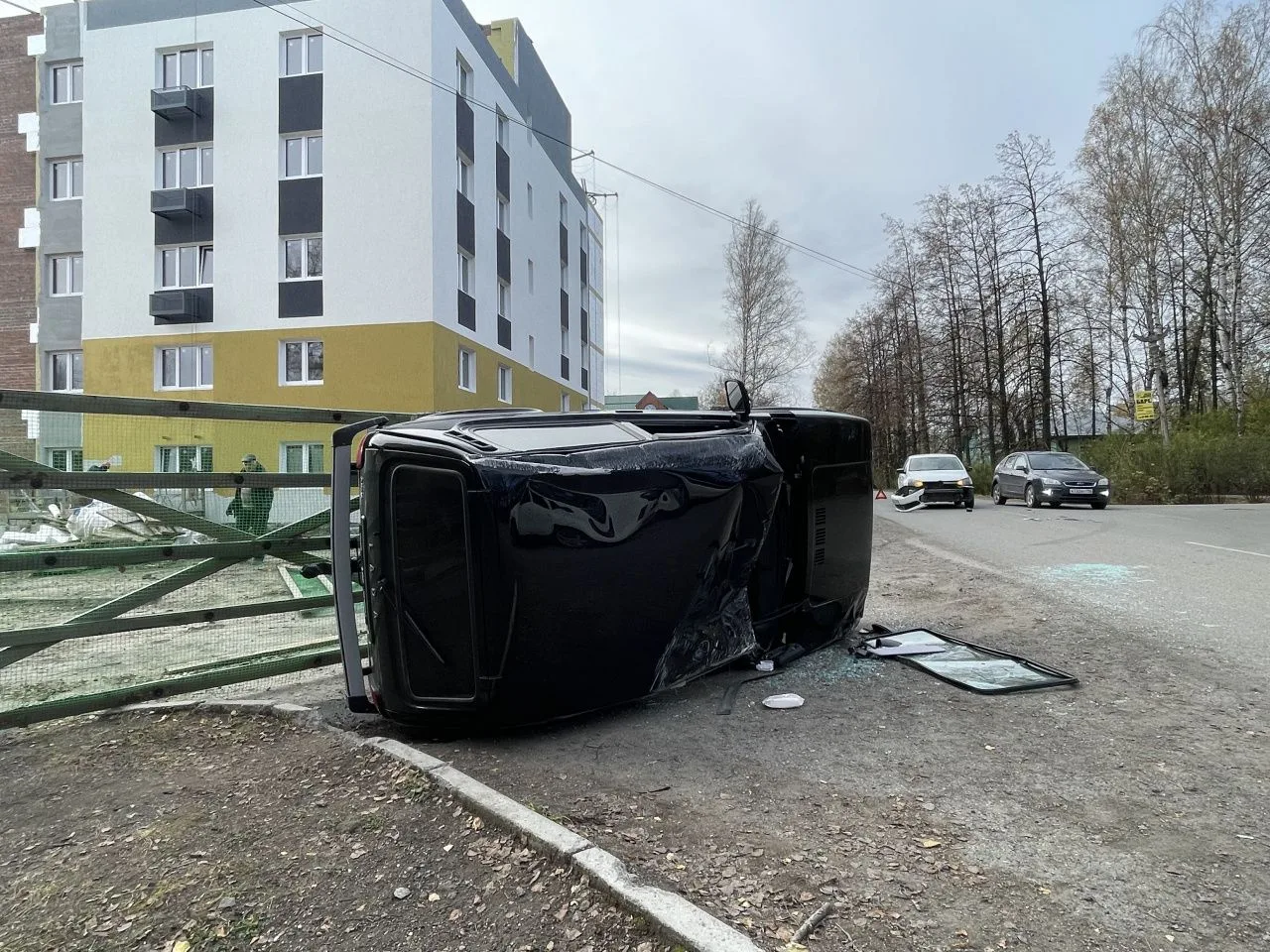 У Больничного городка перевернулась «Нива»