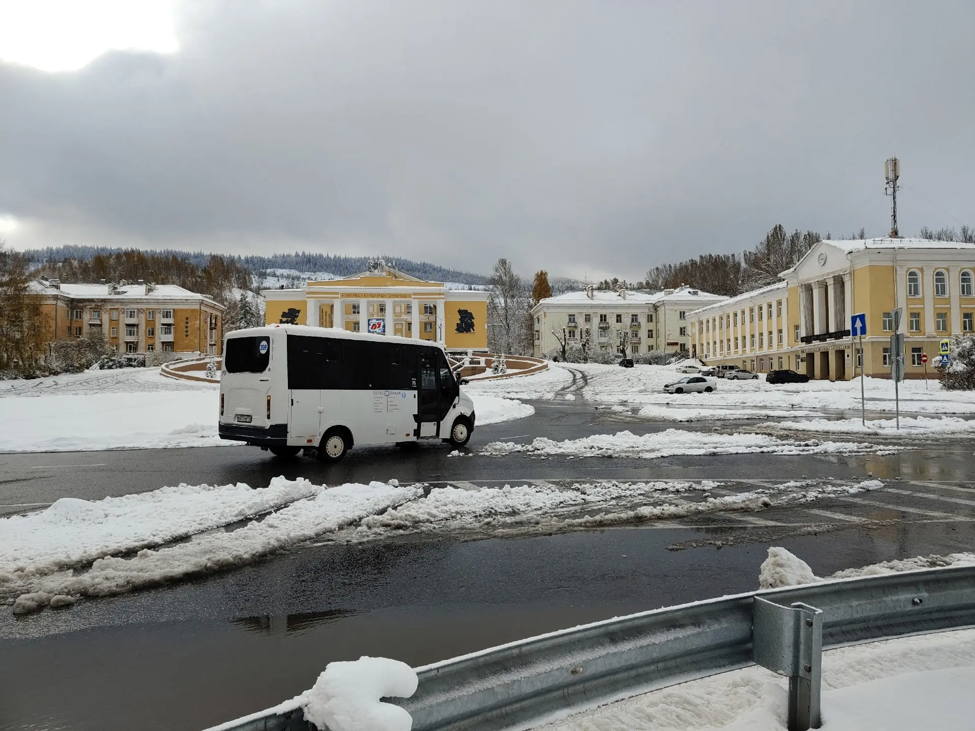 НИ СЕСТЬ, НИ ВЫЙТИ
