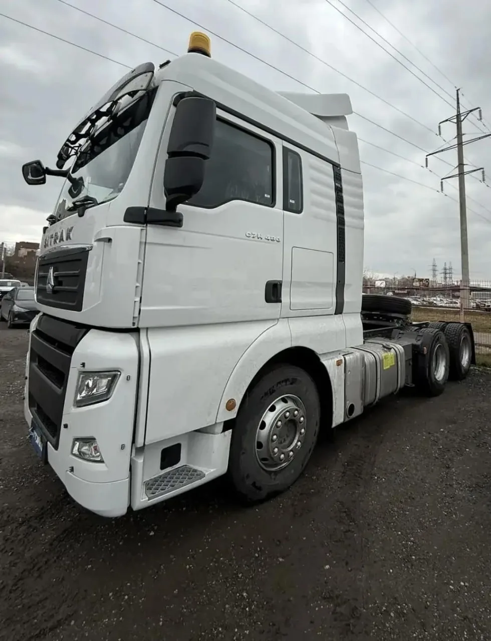 Также седельный тягач SITRAK C7H (6х4) был поставлен в АО «Брянскавтодор» .