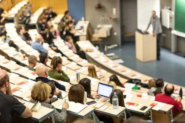👨‍🎓 Отчисленным студентам могут на пять лет ограничить повторное поступление в тот же...