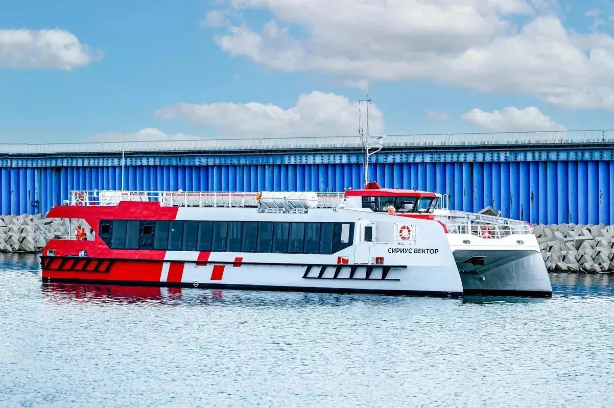 Погрузитесь в атмосферу морского приключения на катамаране «Сириус Вектор»! 🌊 Вы сможе...
