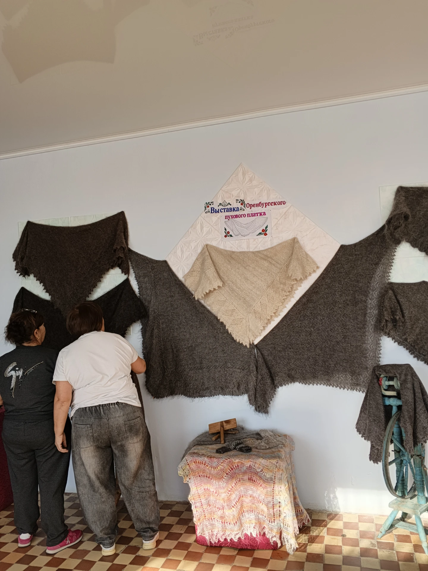 🧣 «Тепло в каждой нити»: выставка оренбургского платка