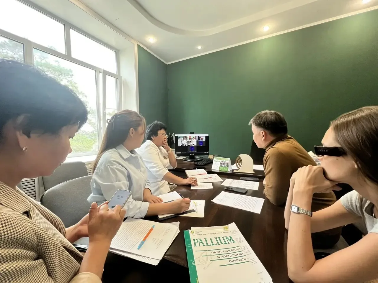 🤝 9 сентября на базе городской больницы 4 прошло рабочее совещание специалистов, оказы...
