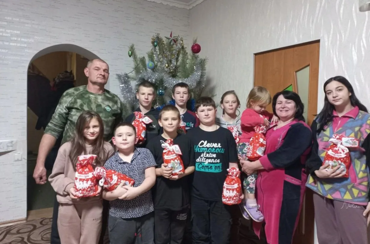🔵 Многодетные родители Юрий и Оксана Довбня из Херсонской области стали победителями в...