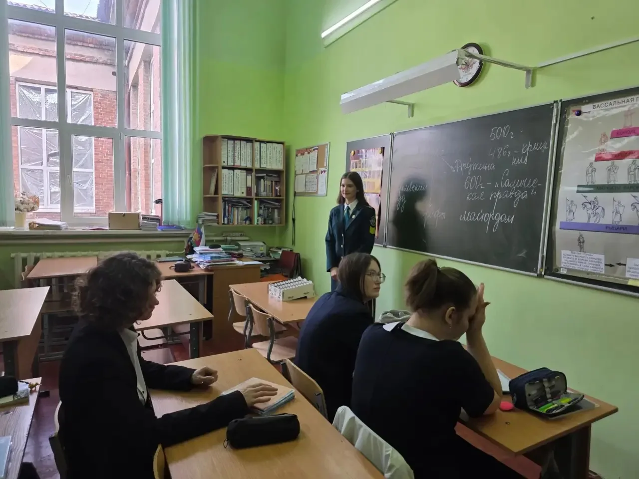 🔹К нам в школу в гости пришла Ольга Владимировна Мельник, студентка 5 курса факультета...