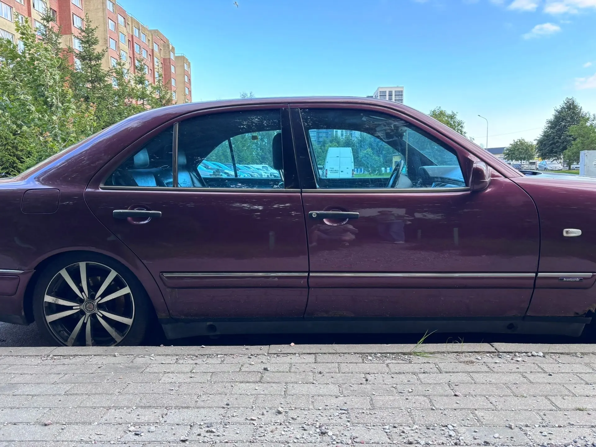 Mercedes-Benz W210