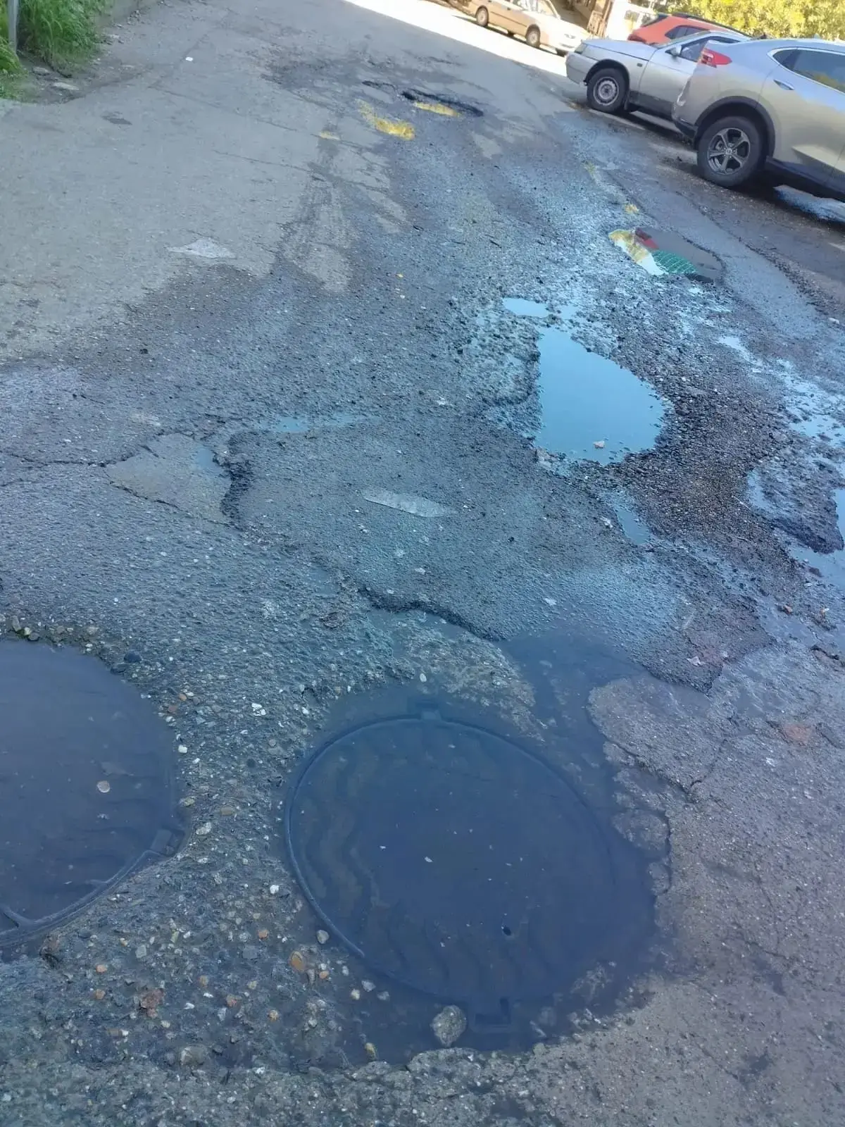 💦 В Блиново годами течёт вода и разрушается дорога